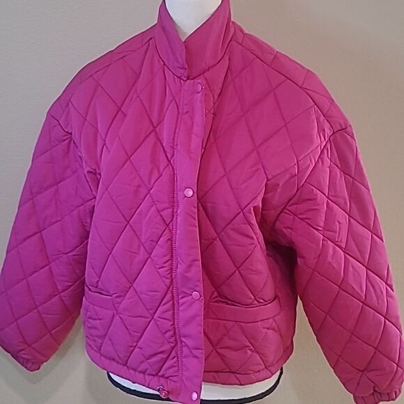 💲2️⃣0️⃣ Bundled ✔️Boxy Puffer Jacket in Pink Md - Picture 3 of 8